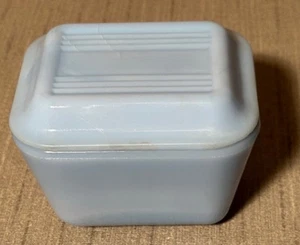Plato refrigerador pequeño Blue Delphite Pyrex / Hecho en Canadá - Imagen 1 de 8