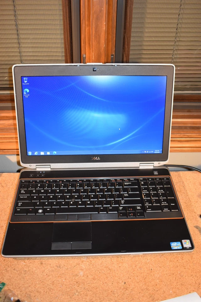 Dell Latitude E6520 Intel Core i5-2520 4GB RAM 128GB SSD Windows 7 Pro 32-bit - Image 1 of 4