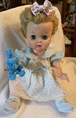 "Muñeca Uneeda/20"" vinilo y plástico/bebida y mojada/marcada en U en el cuello/pelo enraizado" Foto 1 de 4