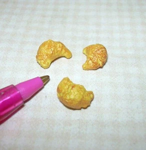 Croissants de resina sueltos en miniatura (3): rollos de pan para casa de muñecas miniaturas 1:12 - Imagen 1 de 1
