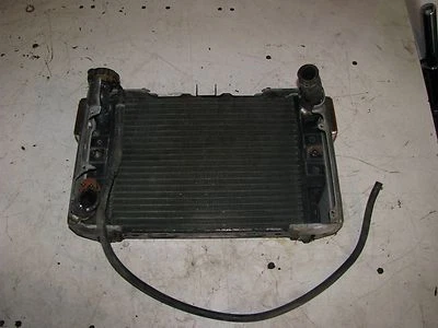 Radiador 1983 82 83 Honda Magna V45 VF750C VF 750C - Imagem 1 de 4