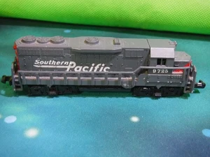 Spur N Southern Pacific 9725 Diesellok Dummy Lokomotive in OVP - Bild 1 von 9