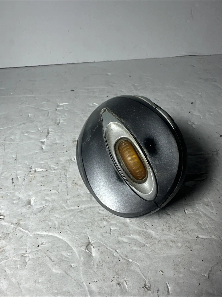 Microsoft Natural Wireless Laser Mouse 6000 (1) - Image 1 of 3