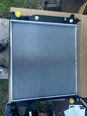 13241 散热器适用于 2010 - 2014 2015 2016 凯迪拉克 SRX 2011 Saab 9-4X V6 3.0L 3.6L 升 — 第 1/3 张图片