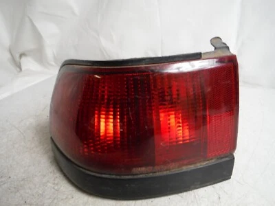 Conjunto de lámpara de luz trasera izquierda Mercury Tracer Driver 1991 fabricante de equipos originales 1991-1993 Foto 1 de 4