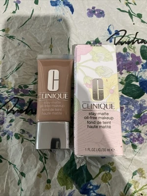 Clinique Stay-Matte Oil-Free Makeup (CN 28 Ivory) 1oz/30ml NIB - Image 1 of 4