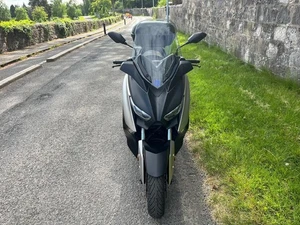 Yamaha Xmax 400cc - Picture 1 of 7