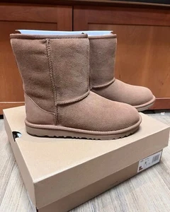 Ugg Classic Big Kid 6 ( women 7.5-8 ) Shorts Boot  1017703 K - new - Picture 1 of 4