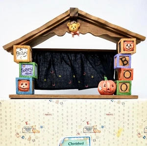Cherished Teddies BEARY SCARY Halloween House 1995 Exhibición para Estatuillas #152382 - Imagen 1 de 24