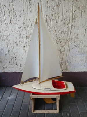 Segelschiff Modell Monsun (80er) / Funksteuerung des Ruders möglich (Empfänger) - Bild 1 von 4