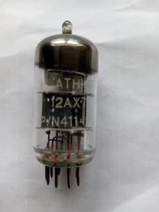 Par Equilibrado ECC81 / 12at7 TFK Telefunken Parámetros Fuertes Fondo Diamante - Imagen 1 de 3