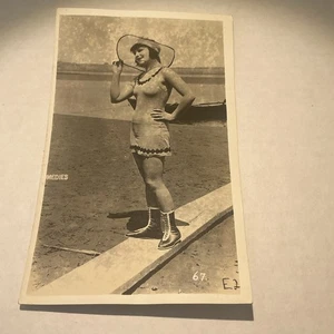 Mack Sennett Komödien Nr. 67 Badende Schönheiten RPPC Postkarte Schönheit Frau posiert - Bild 1 von 2