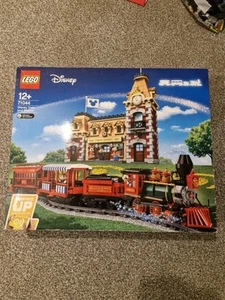 LEGO 71044 Disney Train and Station BNIB New Sealed - Picture 1 of 6