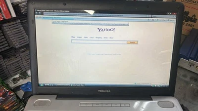 Ноутбук Toshiba Satellite L505D-S5992 15,6 дюйма Windows 7 с графикой Radeon - Изображение 1 из 4