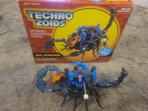 De colección TECHNO ZOIDS Evil Scorpion Casi Completo con Caja Kenner 1994 - Imagen 1 de 4