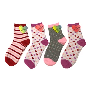 NEW 4 Pairs Valentine's Day Women's Adult Socks Various Designs Size 9-11 - Picture 1 of 2