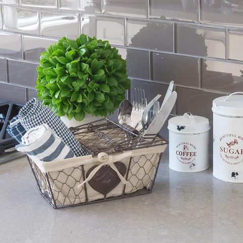 Farmhouse Style Decorative Metal Wire Picnic Basket with Hinged Lids Cover