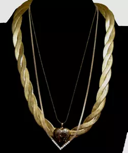 Collar Colgante Corazón AVON Tono Dorado De Colección Y2K Lote de 3 Longitudes Varía - Imagen 1 de 5