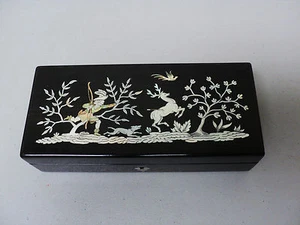 19TH C. ANTIQUE LACQUERED BOX, MOTHER-OF-PEARL INLAY, HUNTING SCENE (DEER & DOG) - Picture 1 of 12