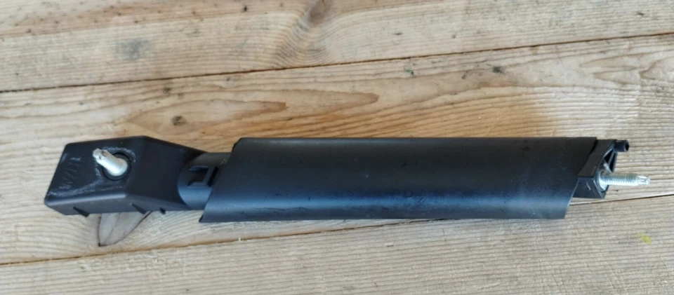 FUNDA EMBELLECEDORA MANIJA INFERIOR IZQUIERDA BMW NEGRA E60 SERIE 5 M5 51427079453 04-10 Foto 1 de 4