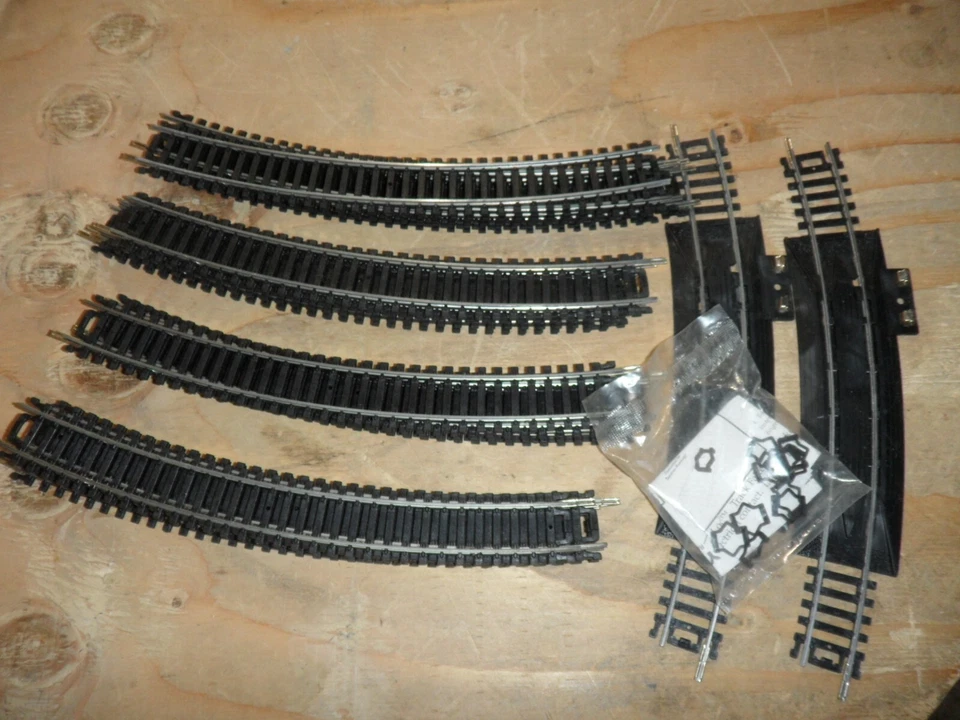 HO Scale Track Life-Like STEEL 21 curves and 2 Rerailer / power - Image 1 of 1