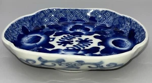 Antigua placa japonesa del período Ko Imari Edo azul 17 cm de largo siglo XIX 古伊万里 江戸後期 小皿 - Imagen 1 de 14