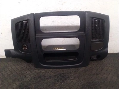 03-05 Dodge Ram 1500 2500 3500 painel central moldura de rádio fabricante de equipamento original 5GV52XDVAB - Imagem 1 de 4