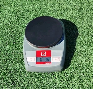 OHAUS CL5000 Bilancia digitale portatile uso professionale 1 - 5000 grammi - Foto 1 di 6