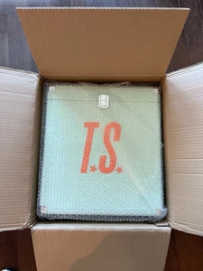 Taylor Swift -The Life Of A Showgirl Vinyl Case NEW IN BOX In Hand - Picture 1 of 1