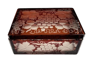 Caja de cigarrillos de vidrio con tapa de vid de uva grabada vitral de rubí vintage - Imagen 1 de 15