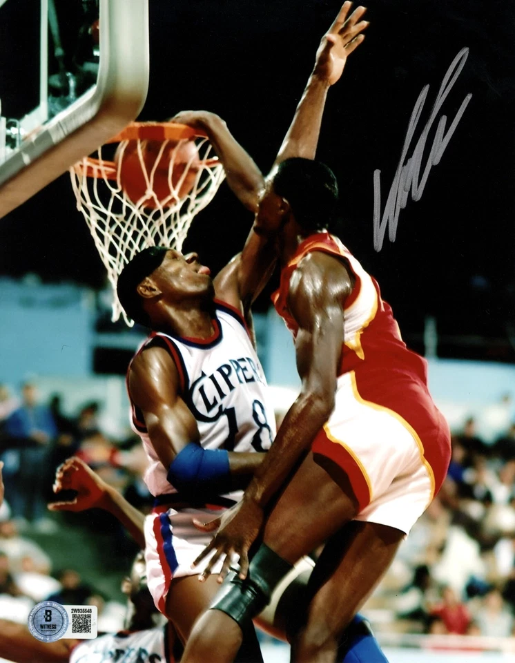 Dominique Wilkins Signed Atlanta Hawks 8x10 Photo Beckett Witness BAS COA #3 - Image 1 of 1