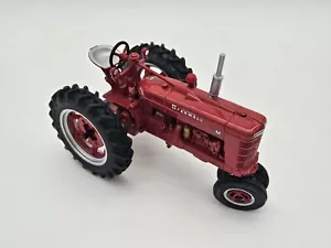 Vintage, The 1939 Farmall M McCormick-Deering 1/16 ERTL Precision Series 1995 - Picture 1 of 13