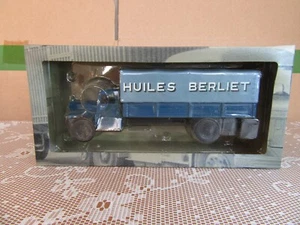 A53 IXO 28 Berliet GDR 7W 1947 Berliet Oils Trucks Once 1:43 New Box - Picture 1 of 11