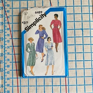 Damenkleid ungeschnitten 80er Jahre Muster Größe 12 Simplicity 6489 - Bild 1 von 3