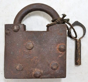 Antique Iron Pad Lock Original Old Hand Crafted Engraved Tricky Hidden Keyhole - Picture 1 of 8