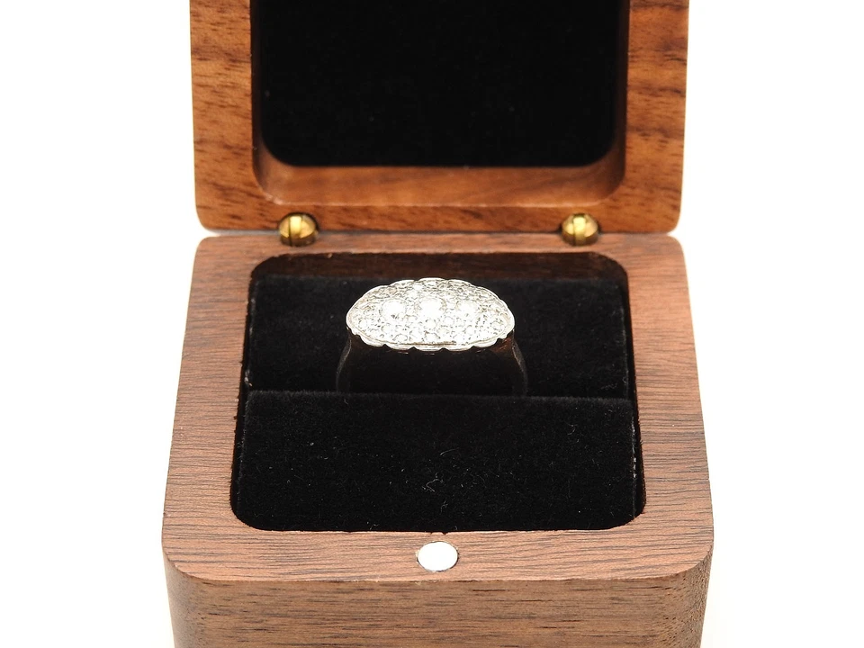 Beautiful Vintage 14 K White Gold Art Deco Diamond Cluster Ring - Image 1 of 4