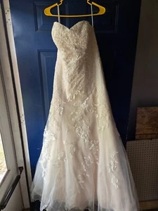 ALLURE BRIDAL 9210  Bridal Gown Wedding Dress Size 12 Mermaid Lace - Picture 1 of 4