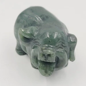 Carved Smiling Green Pig Carving Gem Stone - Bild 1 von 11
