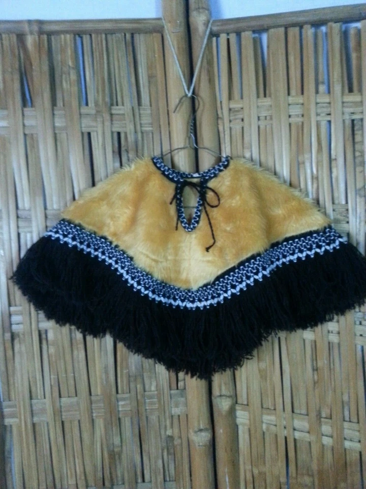 Poncho De Colección Años 60 Bebé Infante Niño Niña Peludo Naranja Marrón Blanco Flecos Hippie 0-3? Foto 1 de 4