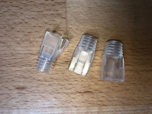 Boot enchufable RJ45 para cables de datos de gran tamaño de hasta 8 mm (paquete de 10) - Imagen 1 de 3