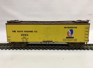 Walthers 932-2429 HO 40' Wood Reefer RATH Packing Company RPRX 511 Black Trucks - Picture 1 of 6