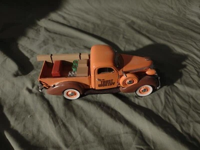 Camioneta pickup Studebaker HDW 1937 CONFIABLE Y ACCESORIOS 1:24 Crown Premiums C Foto 1 de 4