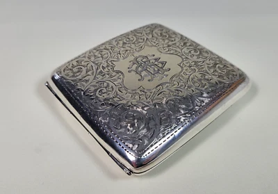 Caja de cigarrillos George V 1918 plateada, interior dorado, flores y hojas 112 g Foto 1 de 4