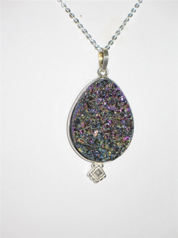 1 7/8" NATURAL MULTI COLOR TITANIUM COATED DRUZZY IN .925 SILVER PENADNT & CHAIN - Image 1 of 1