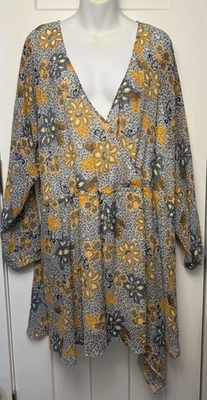 Mini vestido boho Free People para mujer talla grande estampado floral Foto 1 de 4