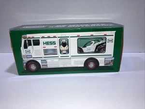 Camión de juguete Hess 2018 - RV con rampa de carga de luces para ATV y moto nuevo en caja - Imagen 1 de 6