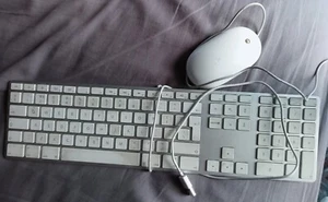 Apple Genuine Wired Keyboard with Numeric Pad & mouse fully working,. - Picture 1 of 1