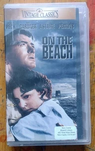MGM Vintage Classics On the Beach 1959 VHS Gregory Peck - Picture 1 of 3