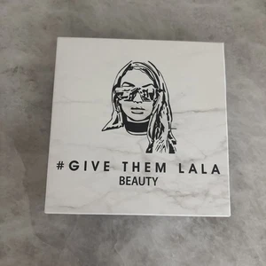 Give Them Lala Beauty, GROWN WOMAN PALETTE 1.05 OZ BRAND NEW BOX discontinued - Picture 1 of 11
