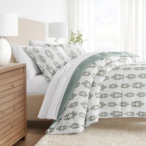 Kaycie Gray Floral Leaves Patterned Reversible All Season Comforter Set - Picture 1 of 11
